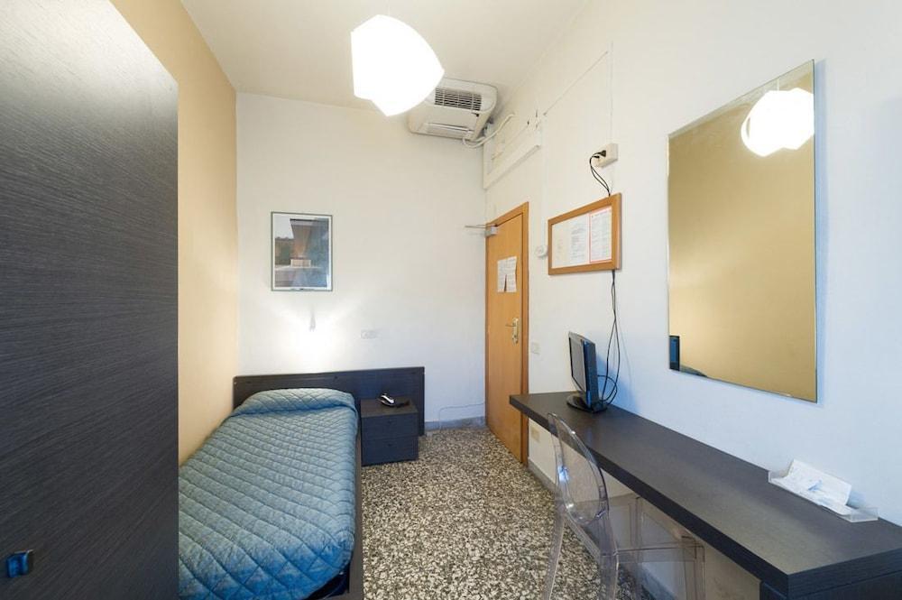 Hotel Moderno Pisa Exterior photo